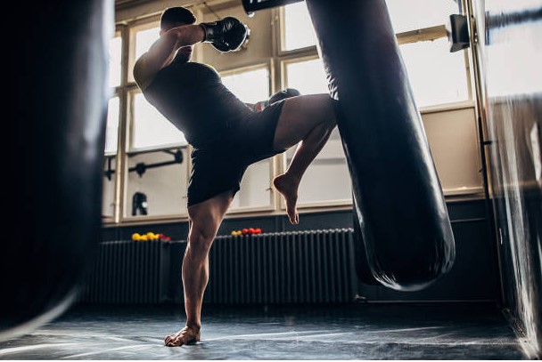 Kickboxing w Polsce: Od skromnych początków do narodowego fenomenu